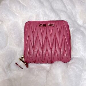 🩷MIU MIU Pink Leather wallet